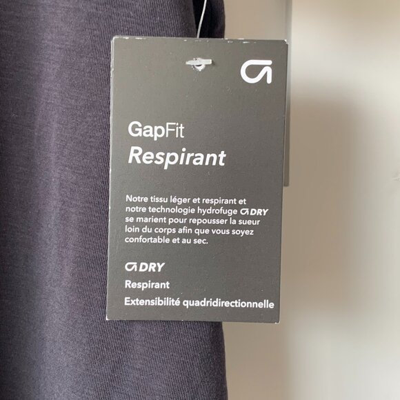 NWT Gap Fit Workout Top - Picture 2 of 4